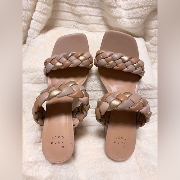 NWOT a new day, Slides w/ Braided Straps of Variegated Neutral Tones, Size 6.5” - Picture 3 of 7